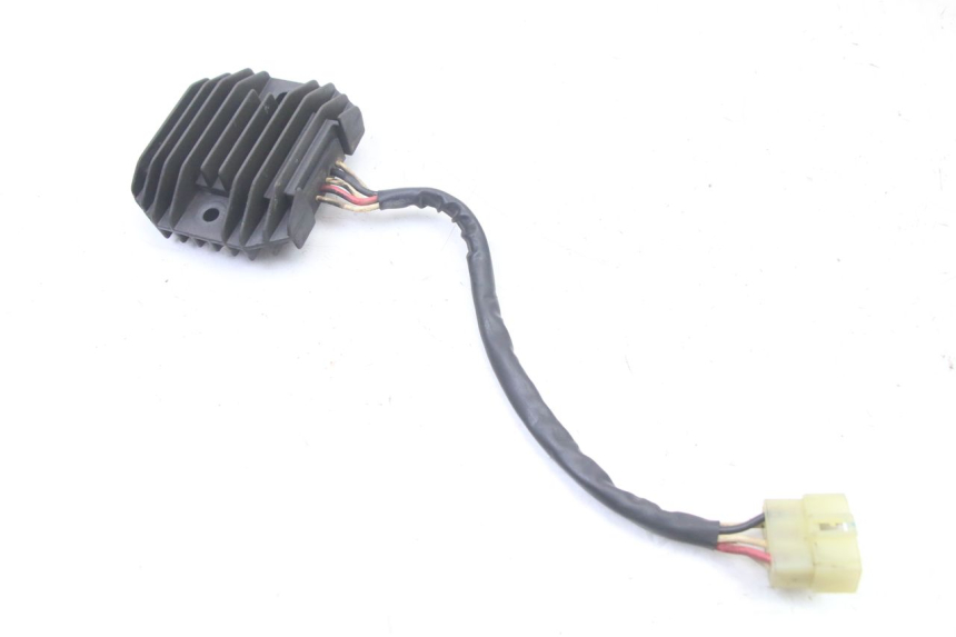 photo de REGULATOR ŁADOWANIA YAMAHA FZS FAZER 600 (2001 - 2003) - Szczegół części