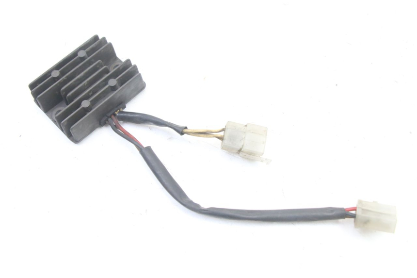photo de REGULATOR ŁADOWANIA YAMAHA SR 125 (1982 - 2003) - Zoom stanu zużycia