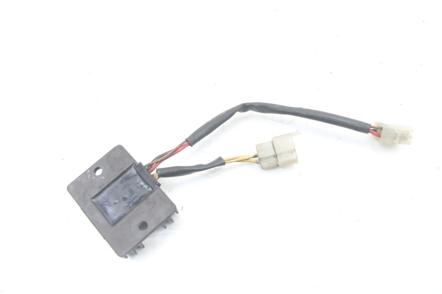 photo de REGULATOR ŁADOWANIA YAMAHA SR 125 (1982 - 2003) - Inny kąt widzenia