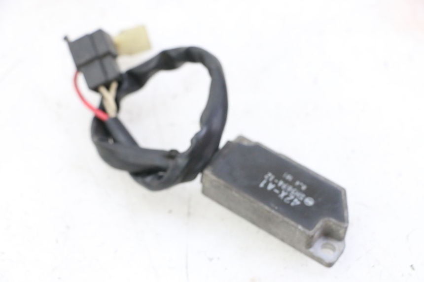 photo de REGULATOR ŁADOWANIA YAMAHA XV VIRAGO 535 (1988 - 2004) - Zbliżenie techniczne