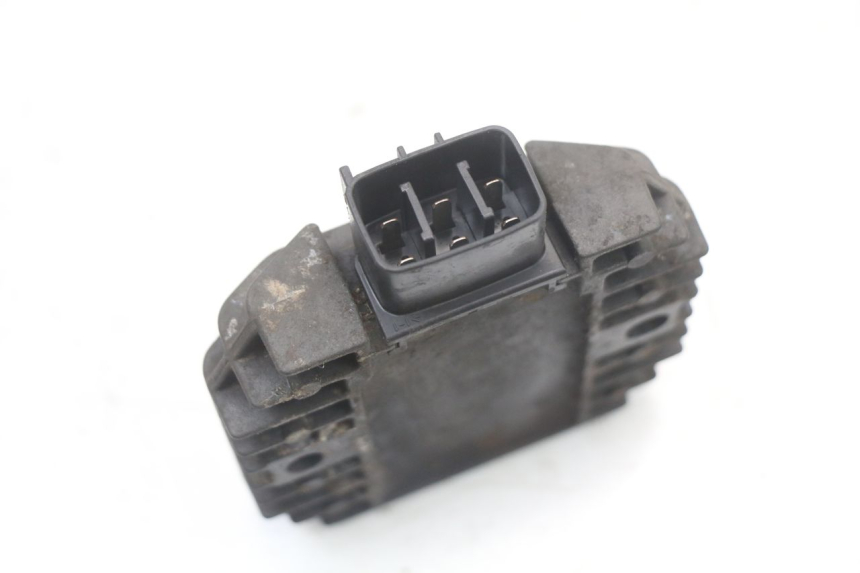 photo de REGULATOR ŁADOWANIA YAMAHA XVS DRAG STAR DRAGSTAR 650 (1997 - 2007) - Zoom stanu zużycia