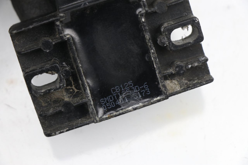 photo de REGULATOR ŁADOWANIA YAMAHA YBR 125 (2004 - 2006) - Szczegół części