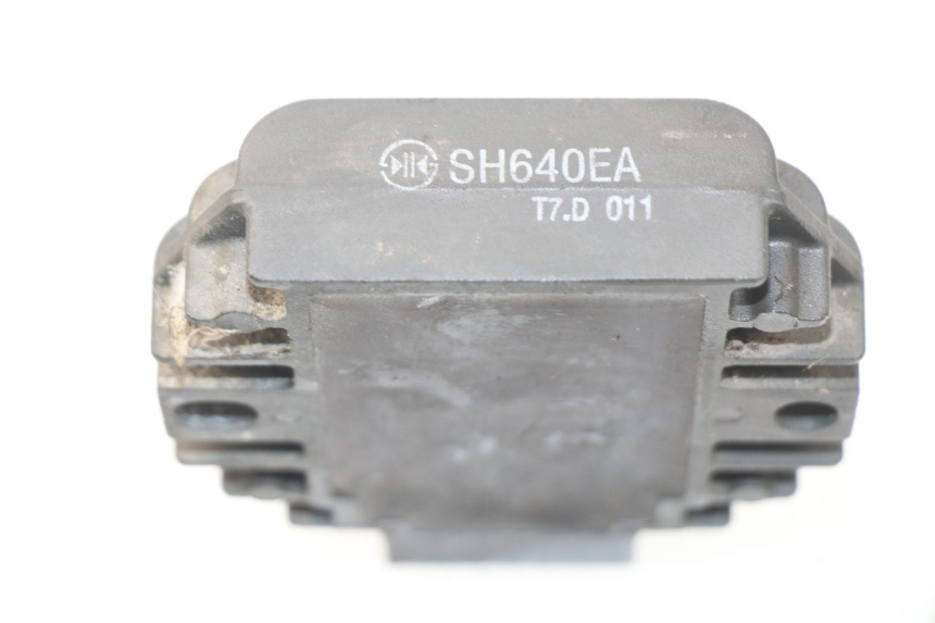 photo de REGULATOR ŁADOWANIA YAMAHA YP MAJESTY 125 (2007 - 2010) - Zoom stanu zużycia