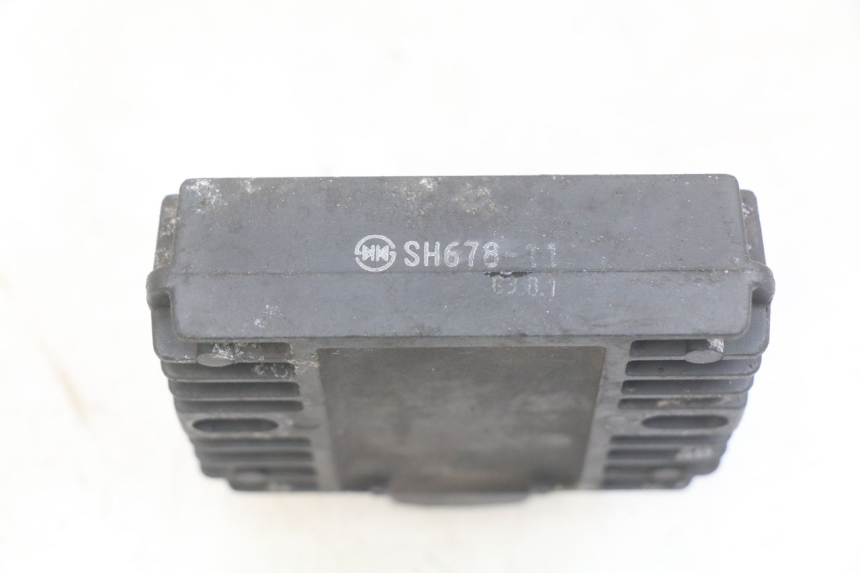 photo de REGULATOR ŁADOWANIA YAMAHA YP MAJESTY 400 (2004 - 2008) - Inny kąt widzenia