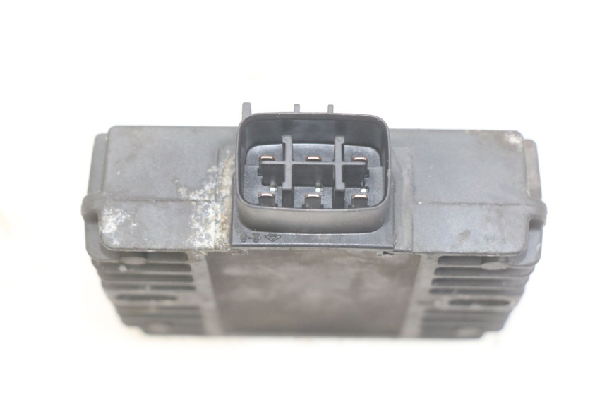 photo de REGULATOR ŁADOWANIA YAMAHA YP MAJESTY 400 (2004 - 2008) - Zbliżenie techniczne
