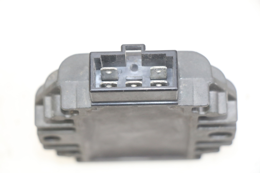 photo de REGULATOR ŁADOWANIA YAMAHA YP MAJESTY 125 (1998 - 2001) - Zoom stanu zużycia