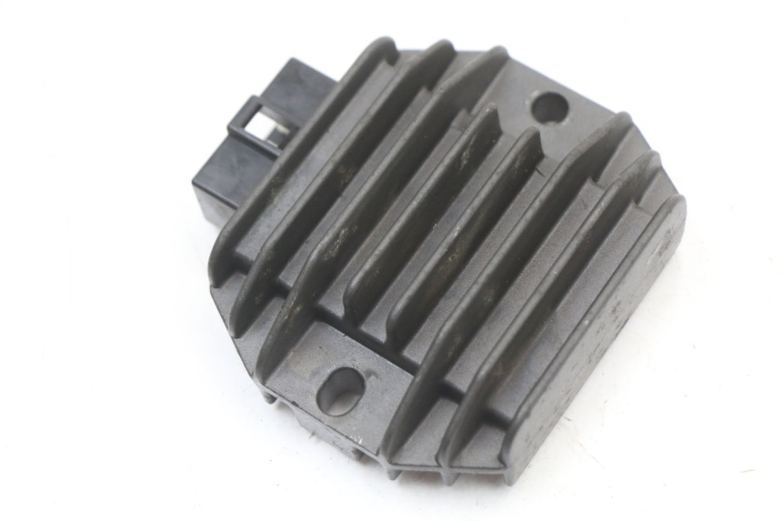 photo de REGULATOR ŁADOWANIA YAMAHA YP MAJESTY 125 (2002 - 2006) - Zoom stanu zużycia