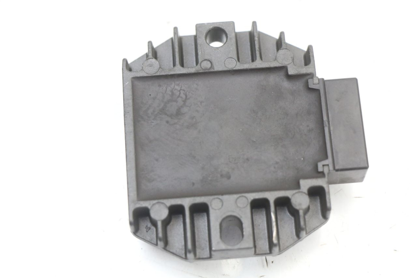 photo de REGULATOR ŁADOWANIA YAMAHA YP MAJESTY 125 (2002 - 2006) - Inny kąt widzenia