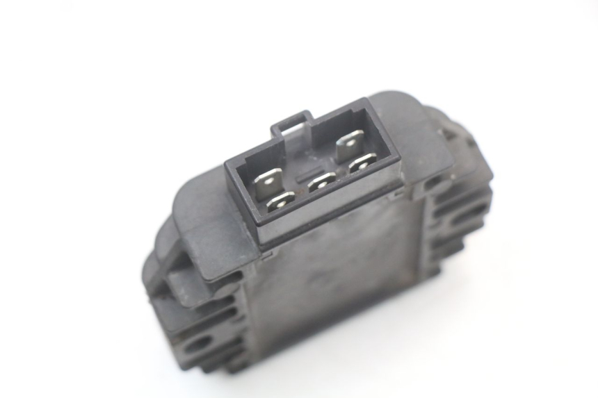 photo de REGULATOR ŁADOWANIA YAMAHA YP MAJESTY 125 (2002 - 2006) - Zoom stanu zużycia