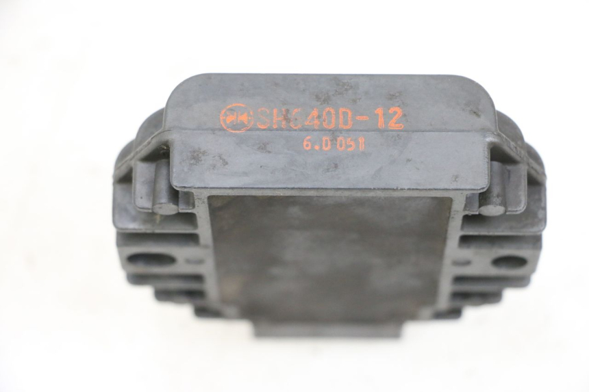 photo de REGULATOR ŁADOWANIA YAMAHA YP MAJESTY 125 (2002 - 2006) - Inny kąt widzenia