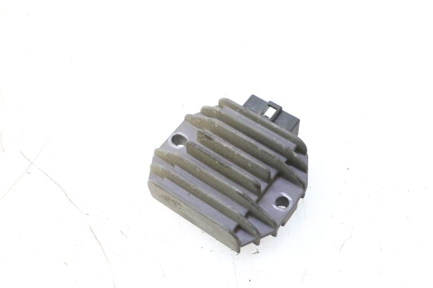 photo de REGULATOR ŁADOWANIA YAMAHA YP MAJESTY 125 (1998 - 2001) - Szczegół części