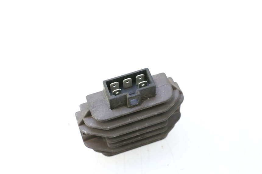 photo de REGULATOR ŁADOWANIA YAMAHA YP MAJESTY 125 (1998 - 2001) - Inny kąt widzenia