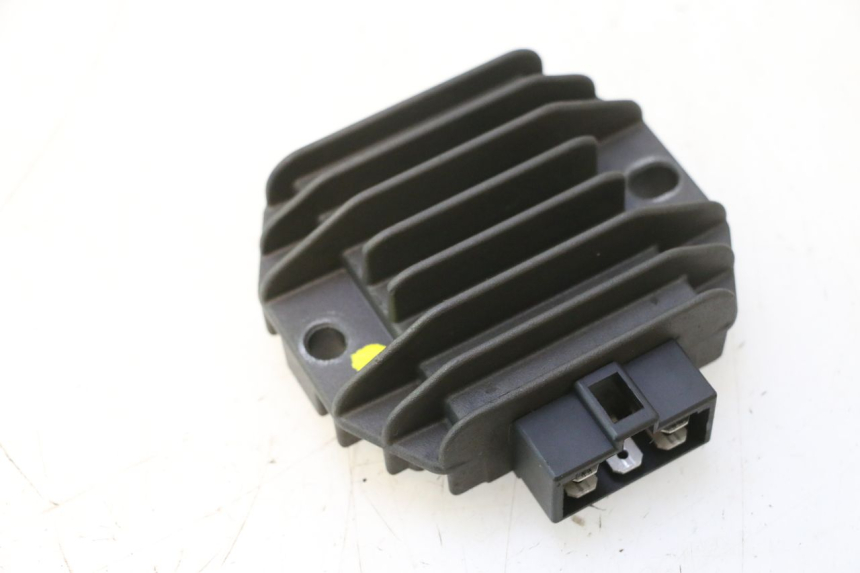 photo de REGULATOR ŁADOWANIA YAMAHA YP MAJESTY 125 (1998 - 2001) - Widok główny