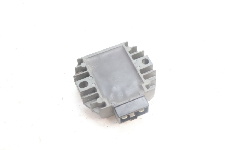 photo de REGULATOR ŁADOWANIA YAMAHA YP MAJESTY 125 (2002 - 2006) - Inny kąt widzenia