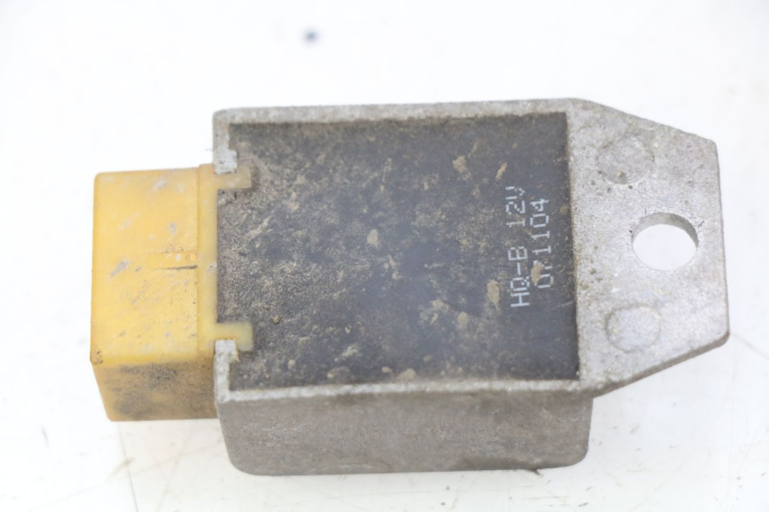 photo de REGULATOR ŁADOWANIA YIYING YY50QT-10 50 (2007 - 2022) - Zoom stanu zużycia