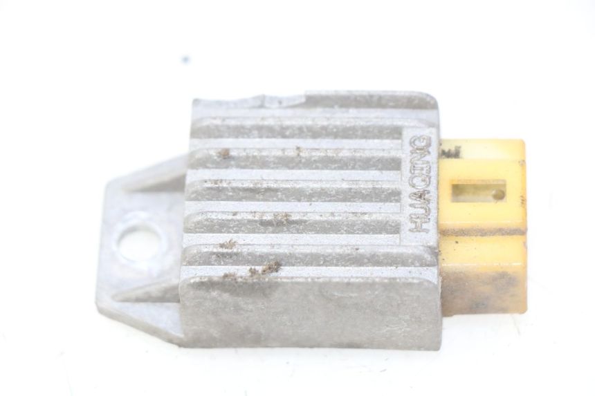 photo de REGULATOR ŁADOWANIA YIYING YY50QT-10 50 (2007 - 2022) - Inny kąt widzenia