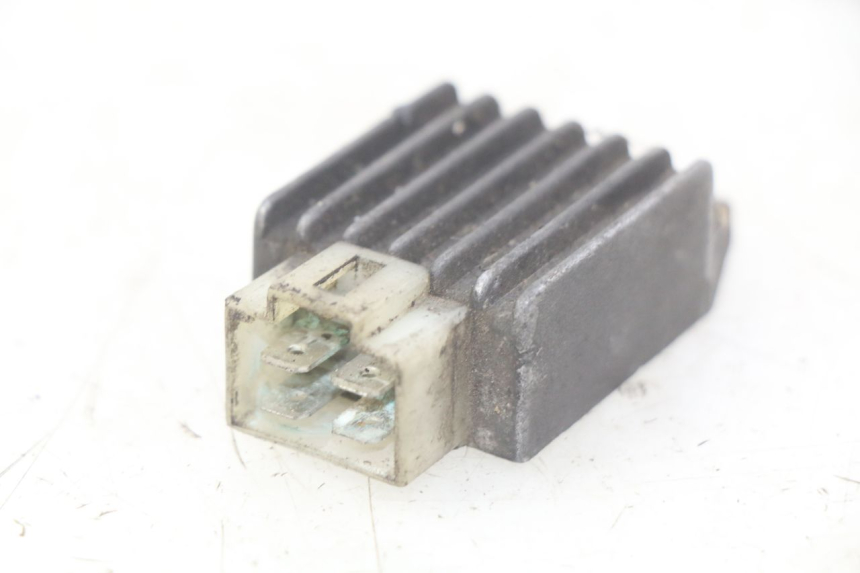 photo de REGULATOR ŁADOWANIA PEUGEOT ZENITH 50 (1994 - 1999) - Szczegół części