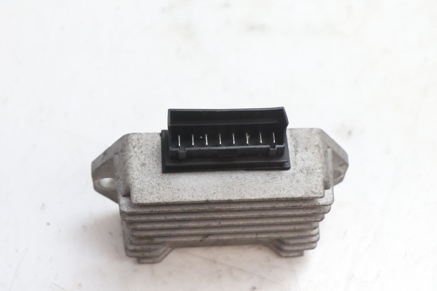 photo de REGULATOR ŁADOWANIA PIAGGIO ZIP 2T 50 (2009 - 2019) - Inny kąt widzenia
