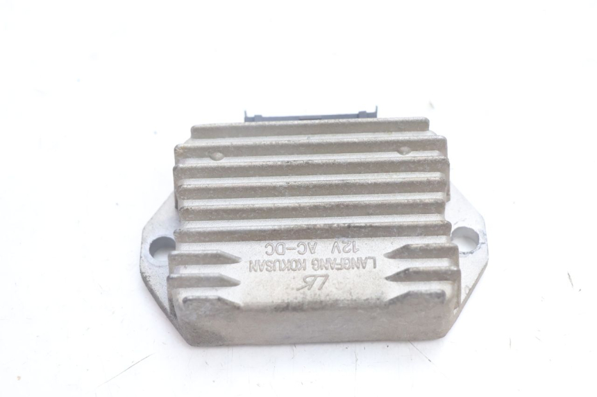 photo de REGULATOR ŁADOWANIA PIAGGIO ZIP 2T 50 (2009 - 2019) - Szczegół części