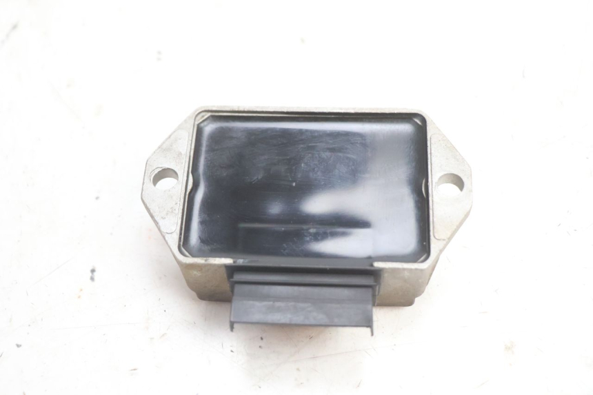 photo de REGULATOR ŁADOWANIA PIAGGIO ZIP 2T 50 (2009 - 2019) - Zoom stanu zużycia