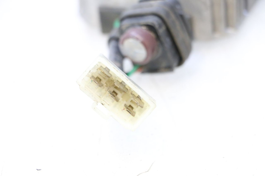 photo de REGULATOR ŁADOWANIA PIAGGIO ZIP 4T 50 (2018 - 2020) - Inny kąt widzenia