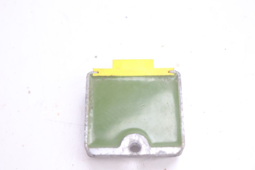photo de REGULATOR ŁADOWANIA PIAGGIO ZIP 4T 50 (2006 - 2017) - Inny kąt widzenia