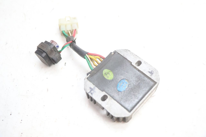 photo de REGULATOR ŁADOWANIA PIAGGIO ZIP 4T 50 (2018 - 2020) - Zbliżenie techniczne
