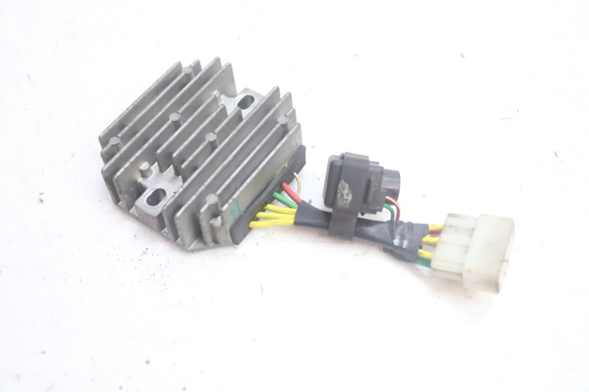 photo de REGULATOR ŁADOWANIA PIAGGIO ZIP IGET 4T 50 (2021 - 2023) - Szczegół części