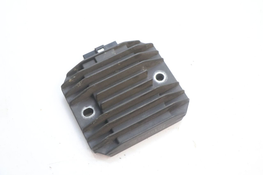 photo de REGULATOR ŁADOWANIA KAWASAKI ZX-6R ZX6R 600 (1995 - 1997) - Szczegół części