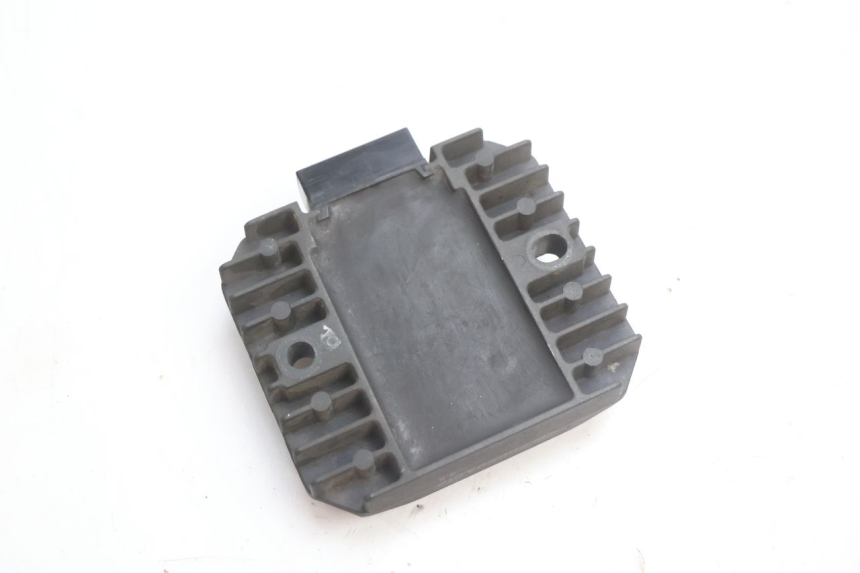photo de REGULATOR ŁADOWANIA KAWASAKI ZX-6R ZX6R 600 (1995 - 1997) - Zoom stanu zużycia