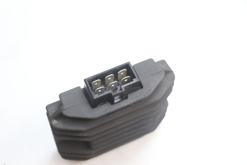 photo de REGULATOR ŁADOWANIA KAWASAKI ZX-6R ZX6R 600 (1995 - 1997) - Inny kąt widzenia