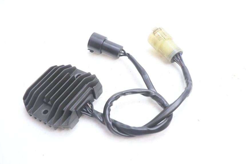 photo de REGULATOR ŁADOWANIA KAWASAKI ZX-6R ZX6R 600 (2000 - 2002) - Zoom stanu zużycia