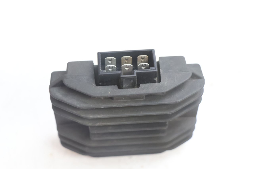 photo de REGULATOR ŁADOWANIA KAWASAKI ZX-6R ZX6R 600 (1995 - 1997) - Zoom stanu zużycia