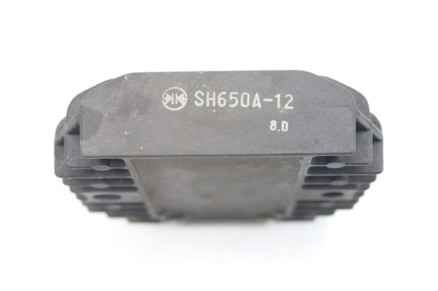 photo de REGULATOR ŁADOWANIA KAWASAKI ZZR 600 (1995 - 2004) - Zoom stanu zużycia