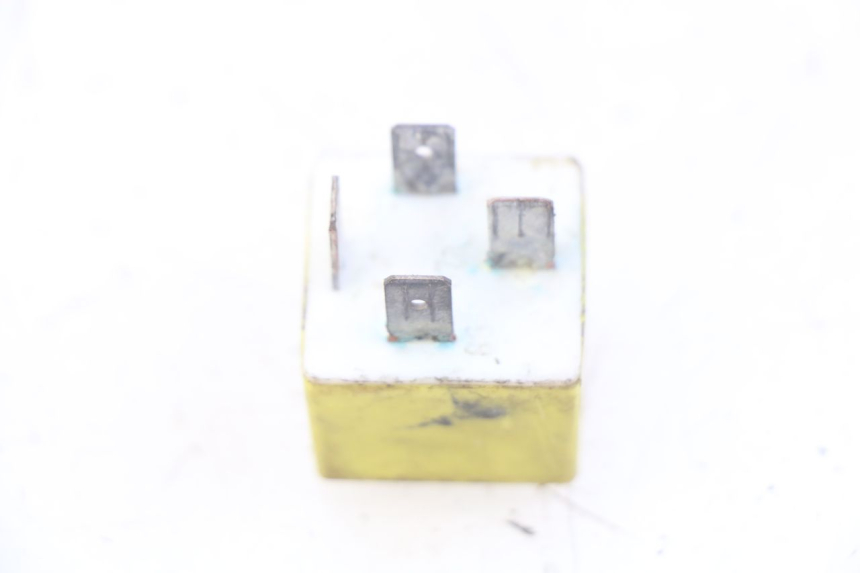 photo de PRZEKAŹNIK ROZRUCHU MBK FLIPPER 50 (2004 - 2012) - Szczegół części