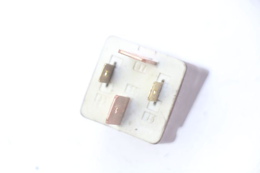 photo de PRZEKAŹNIK ROZRUCHU PIAGGIO FLY 100 (2006 - 2010) - Inny kąt widzenia