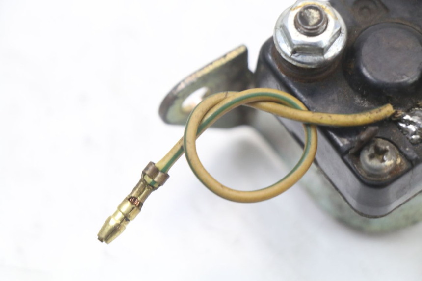 photo de PRZEKAŹNIK ROZRUCHU SUZUKI GSX E 250 (1982 - 1983) - Zbliżenie techniczne