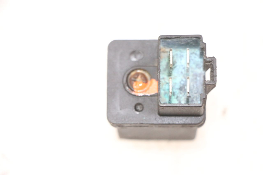 photo de PRZEKAŹNIK ROZRUCHU PEUGEOT KISBEE 2T 50 (2010 - 2017) - Zoom stanu zużycia