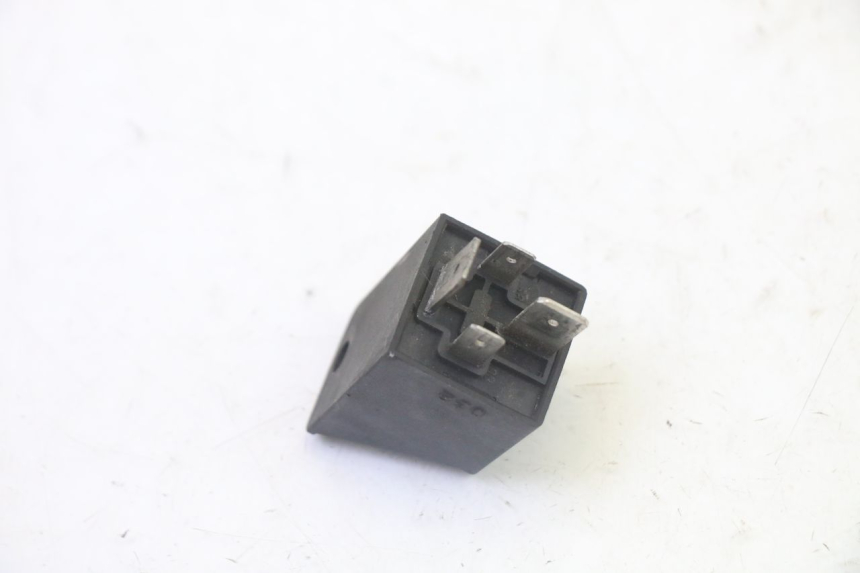 photo de PRZEKAŹNIK ROZRUCHU PEUGEOT SATELIS 125 (2013 - 2018) - Inny kąt widzenia