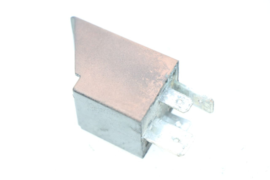 photo de PRZEKAŹNIK ROZRUCHU PIAGGIO VESPA PRIMAVERA 2T 50 (2013 - 2018) - Inny kąt widzenia