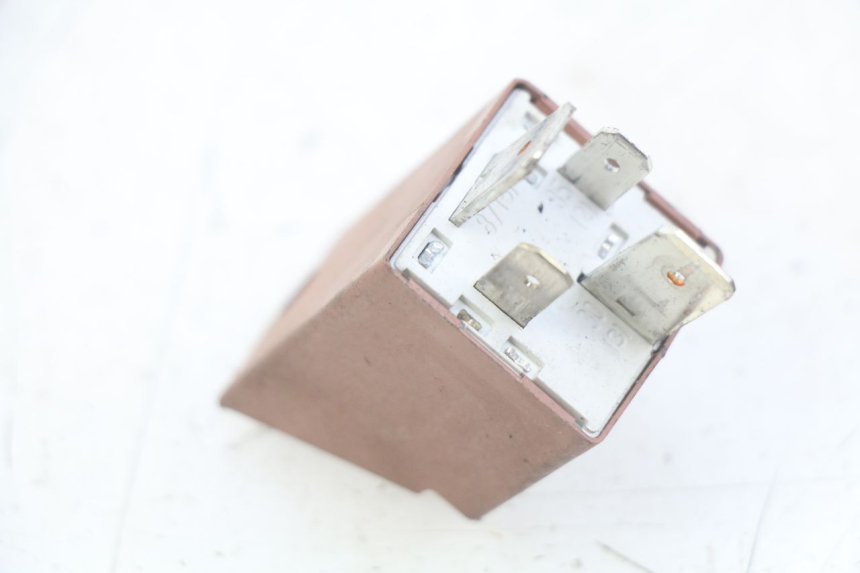 photo de PRZEKAŹNIK ROZRUCHU PIAGGIO VESPA PRIMAVERA 2T 50 (2013 - 2018) - Szczegół części