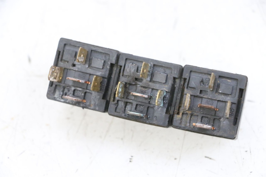 photo de PRZEKAŹNIK ELEKTRYCZNY ADIVA AD3 300 (2014 - 2020) - Zoom stanu zużycia