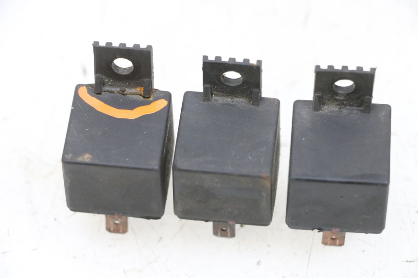 photo de PRZEKAŹNIK ELEKTRYCZNY ADIVA AD3 300 (2014 - 2020) - Zbliżenie techniczne