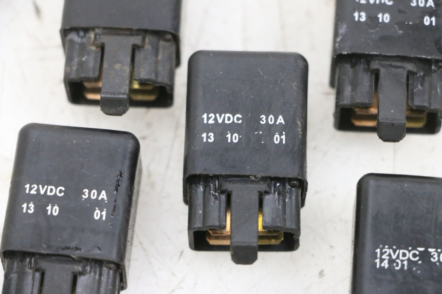 photo de PRZEKAŹNIK ELEKTRYCZNY ADIVA AD3 300 (2014 - 2020) - Inny kąt widzenia