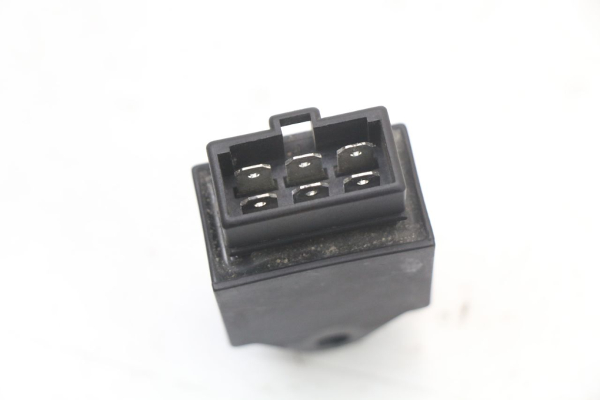 photo de PRZEKAŹNIK ELEKTRYCZNY APRILIA SR MOTARD 50 (2012 - 2018) - Zoom stanu zużycia