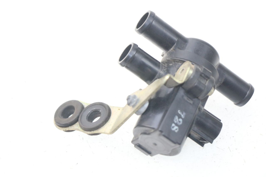 photo de PRZEKAŹNIK ELEKTRYCZNY MV AGUSTA BRUTALE R WALLY 910 (2008 - 2008) - Szczegół części