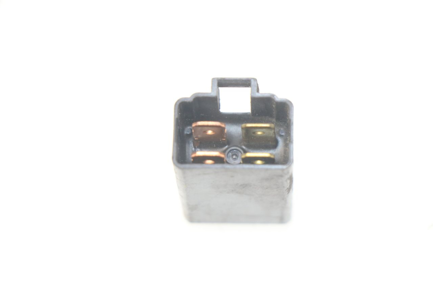 photo de PRZEKAŹNIK ELEKTRYCZNY SUZUKI BURGMAN 125 (2007 - 2014) - Zoom stanu zużycia