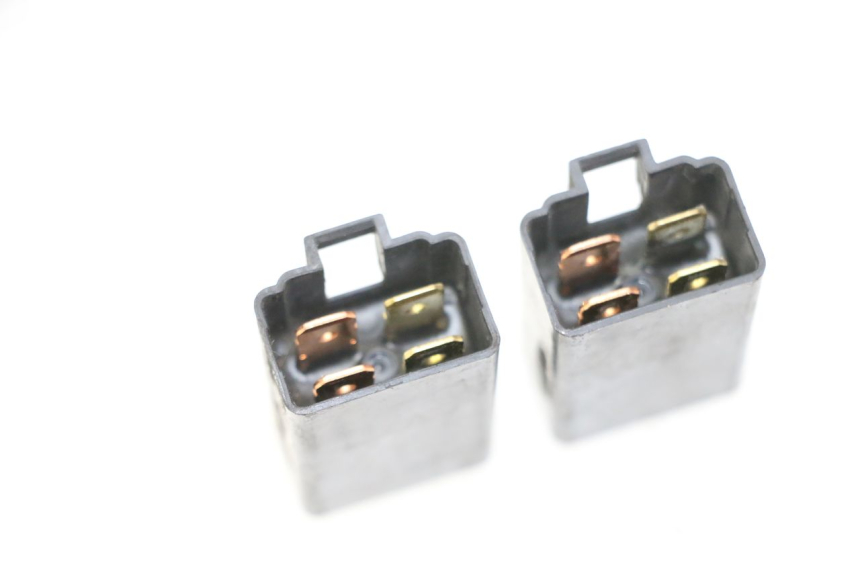 photo de PRZEKAŹNIK ELEKTRYCZNY SUZUKI BURGMAN 125 (2007 - 2014) - Inny kąt widzenia