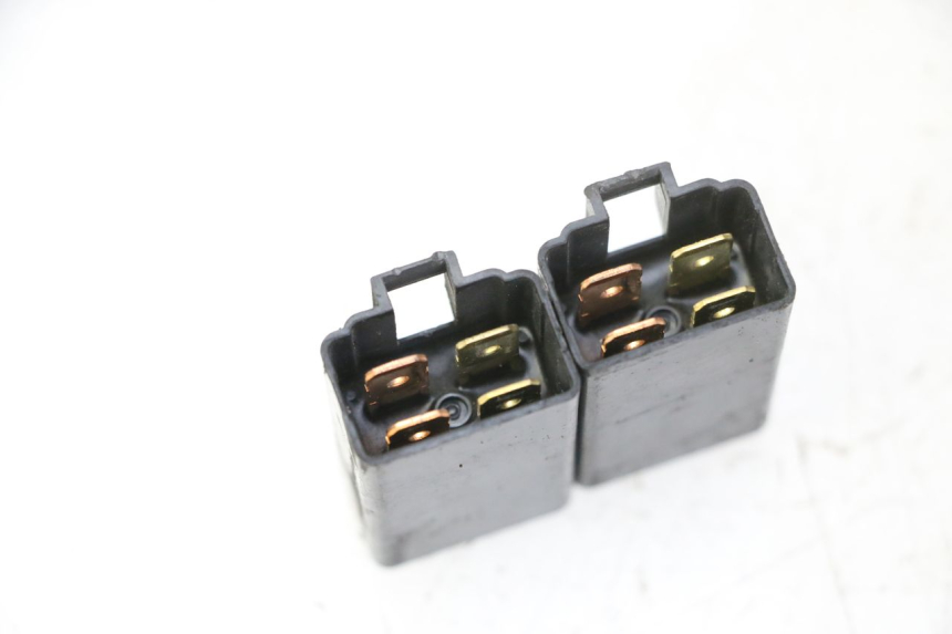 photo de PRZEKAŹNIK ELEKTRYCZNY SUZUKI BURGMAN 125 (2007 - 2014) - Zoom stanu zużycia