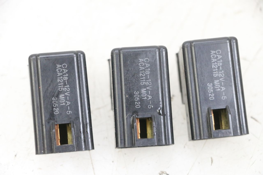 photo de PRZEKAŹNIK ELEKTRYCZNY SUZUKI BURGMAN 650 (2013 - 2020) - Widok główny